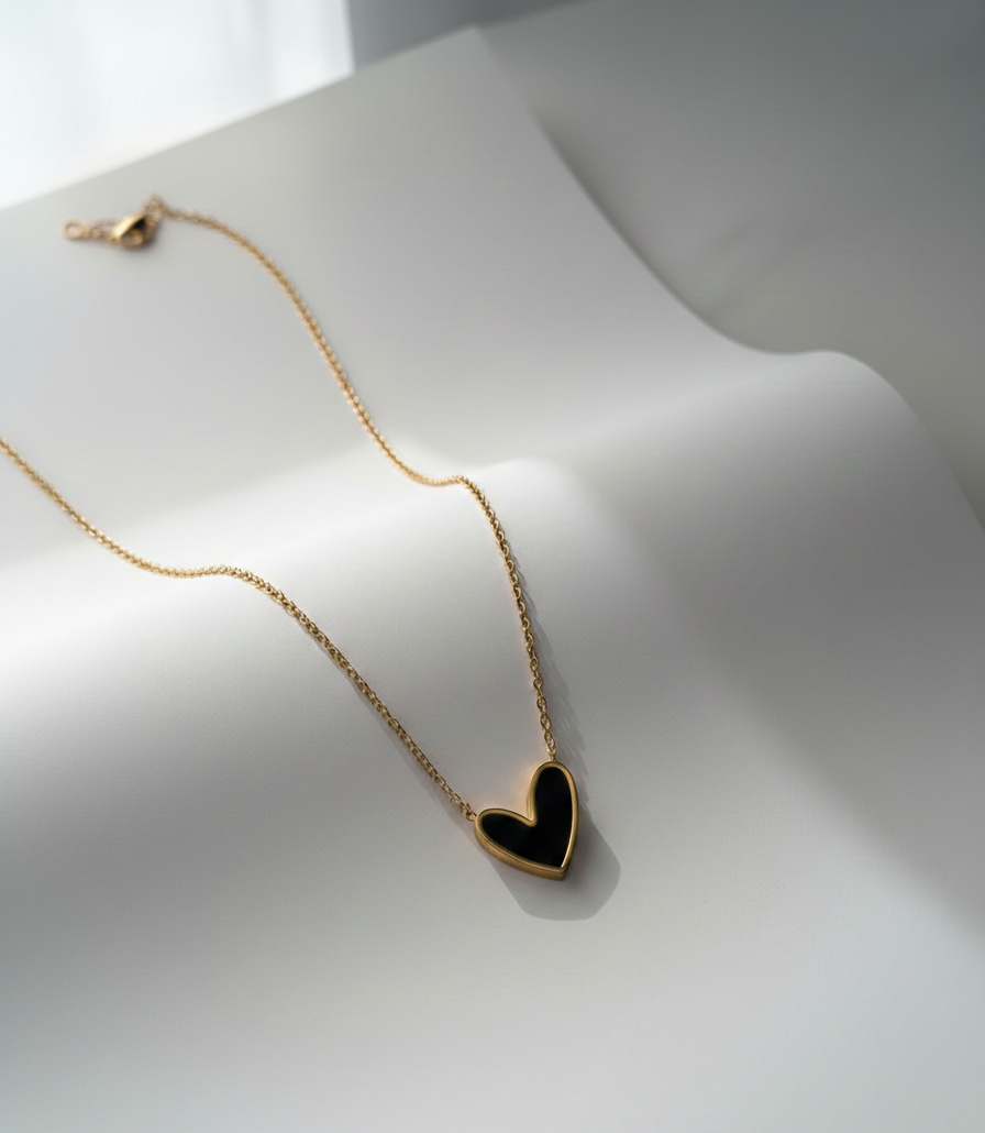 Zinmeer Noir Heart Pendant Necklace