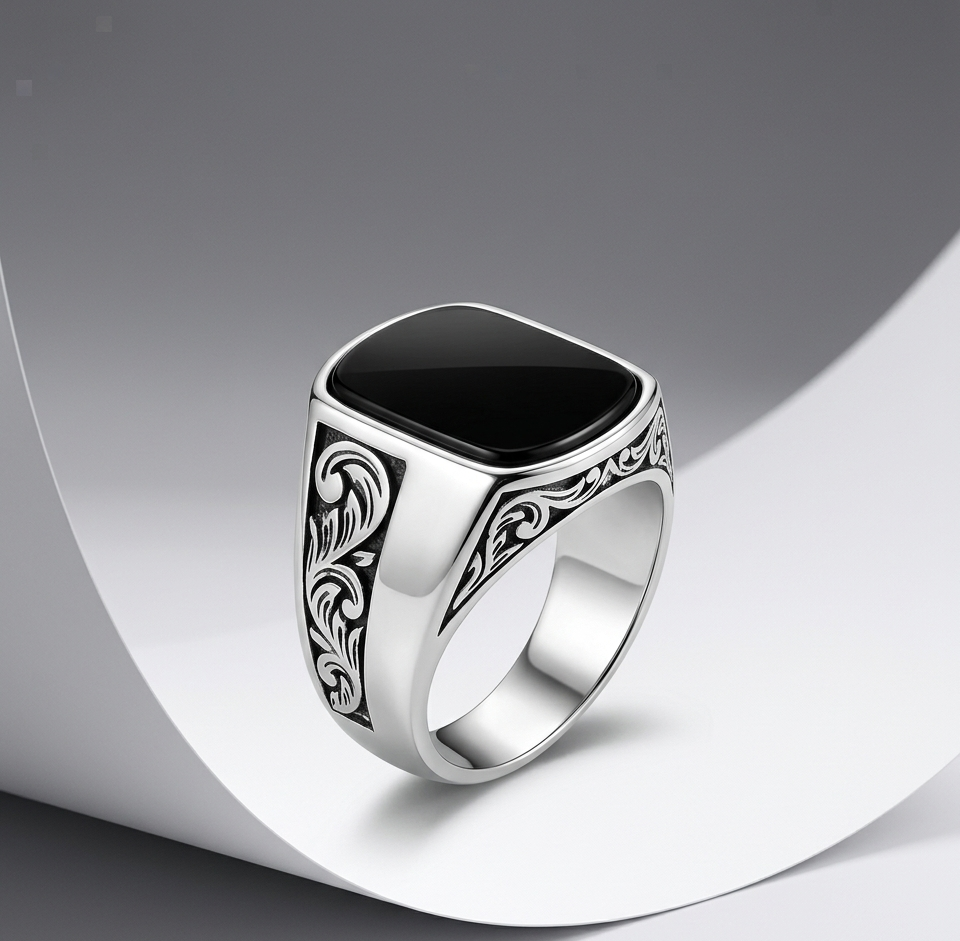 Zinmeer Noir Crest Stainless Steel Ring