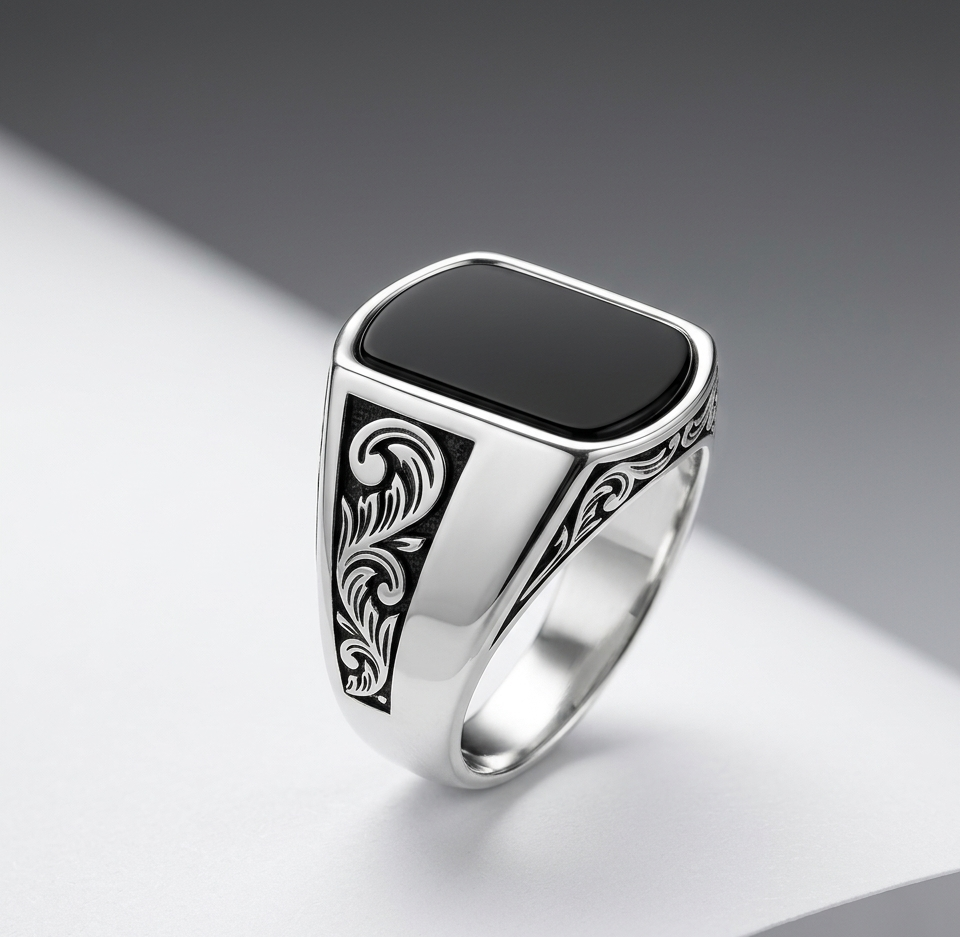 Zinmeer Noir Crest Stainless Steel Ring