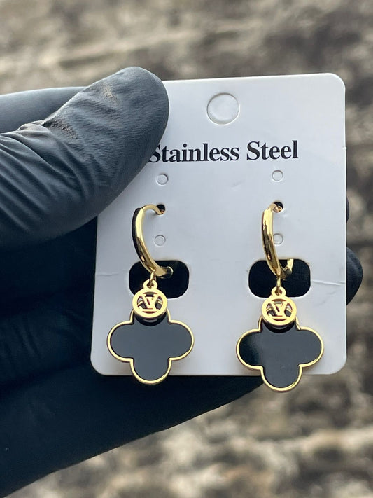 Zinmeer's Jet Clover Huggies