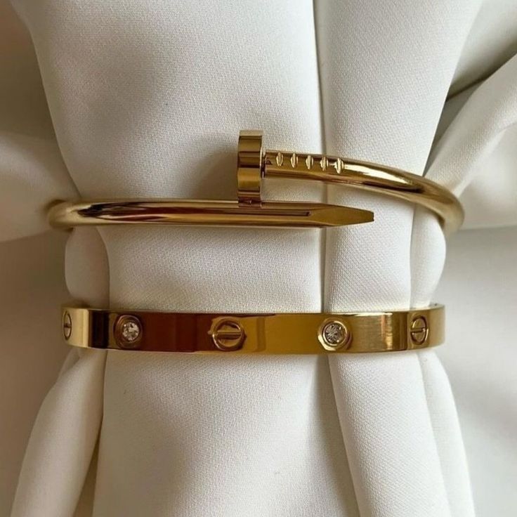 Zinmeer Jewells – Signature Gold Bracelet Pair